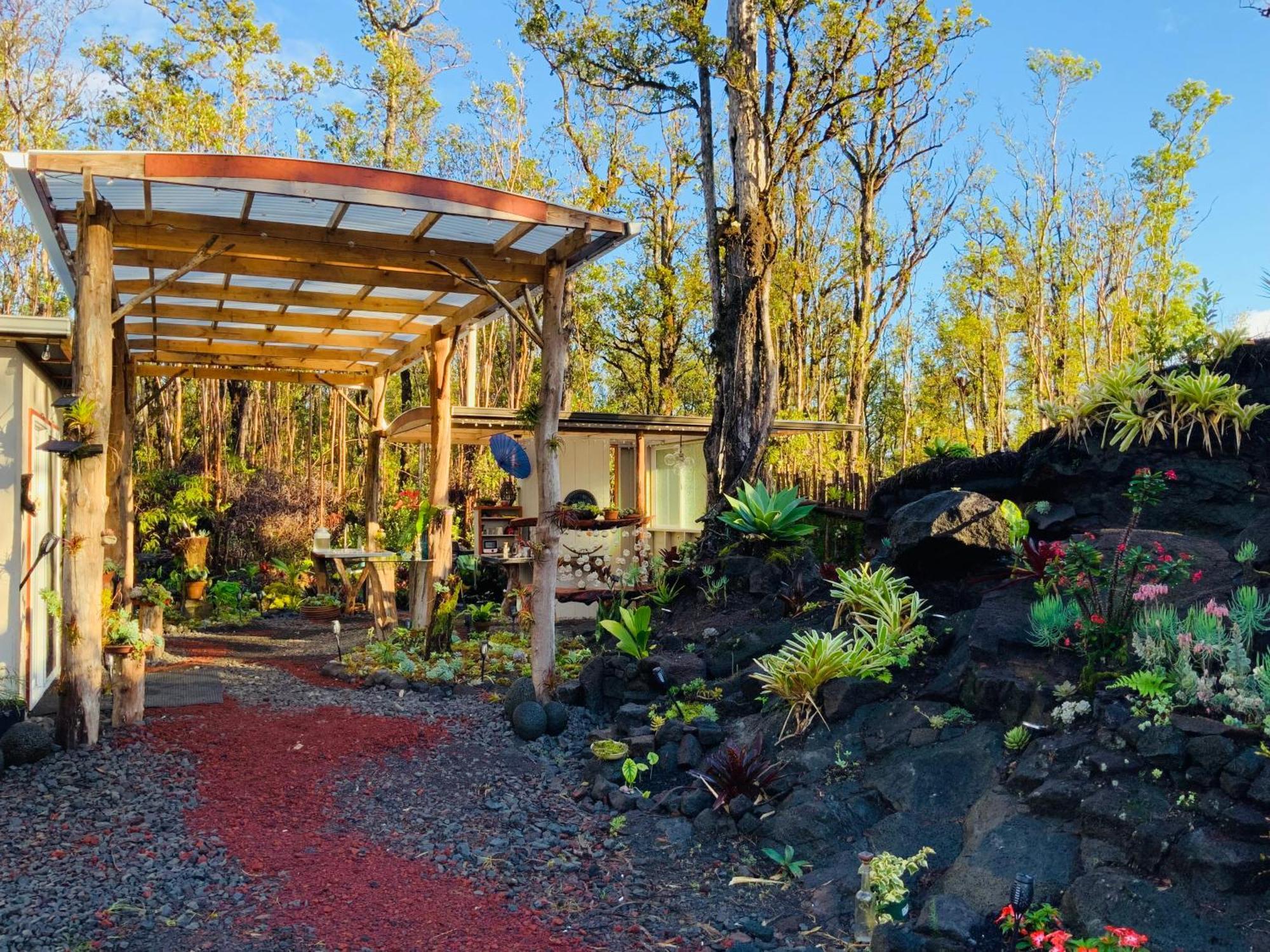 Exotic Garden Cottage At Amazing Volcano Fissure Mountain View Exterior photo